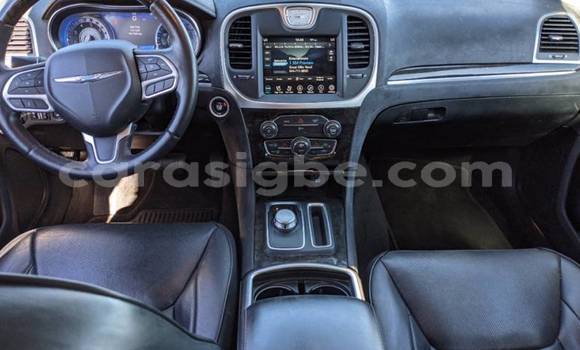 Acheter Import Voiture Chrysler 300 Noir à Bé, Togo Acheter Import Voiture Chrysler 300 Noir à Bé, Togo