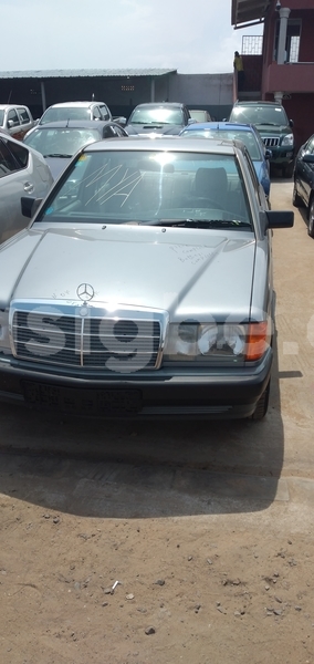 Big with watermark mercedes benz 190 togo lome 5977