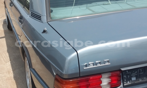 Acheter Occasion Voiture Mercedes‒Benz 190 Gris à Lomé, Togo Acheter Occasion Voiture Mercedes‒Benz 190 Gris à Lomé, Togo