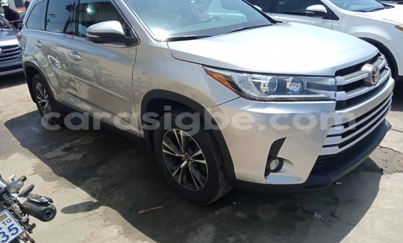 Acheter Occasion Voiture Toyota Highlander Gris à Lomé, Maritime Acheter Occasion Voiture Toyota Highlander Gris à Lomé, Maritime