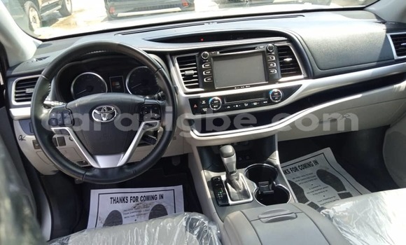 Acheter Occasion Voiture Toyota Highlander Gris à Lomé, Maritime Acheter Occasion Voiture Toyota Highlander Gris à Lomé, Maritime