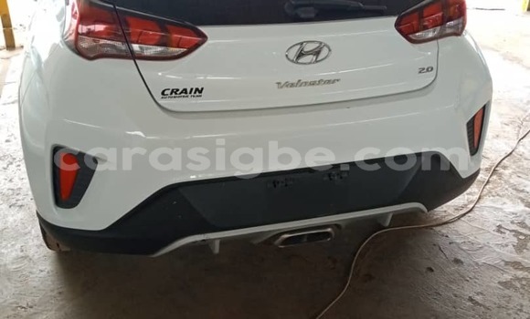 Buy Used Hyundai Veloster White Car in Lome in Maritime