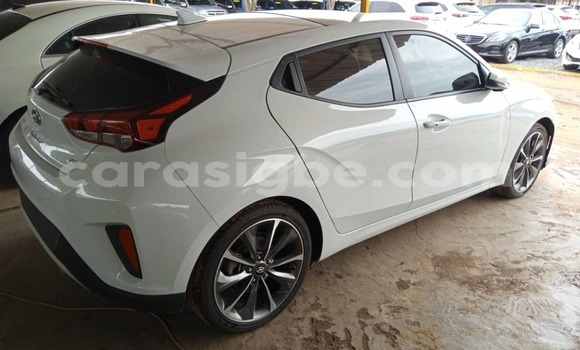 Buy Used Hyundai Veloster White Car in Lome in Maritime Buy Used Hyundai Veloster White Car in Lome in Maritime
