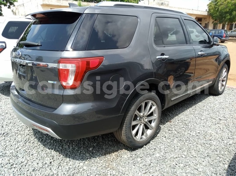 Big with watermark ford explorer togo lome 5991