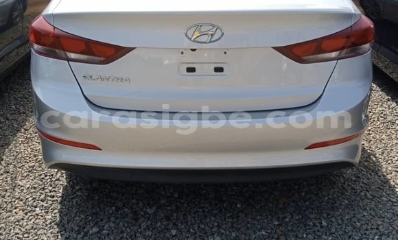 Buy Used Hyundai Elantra Silver Car in Lome in Togo Buy Used Hyundai Elantra Silver Car in Lome in Togo