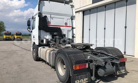 Acheter Occasion Utilitaire DAF CF Blanc à Lomé, Togo Acheter Occasion Utilitaire DAF CF Blanc à Lomé, Togo