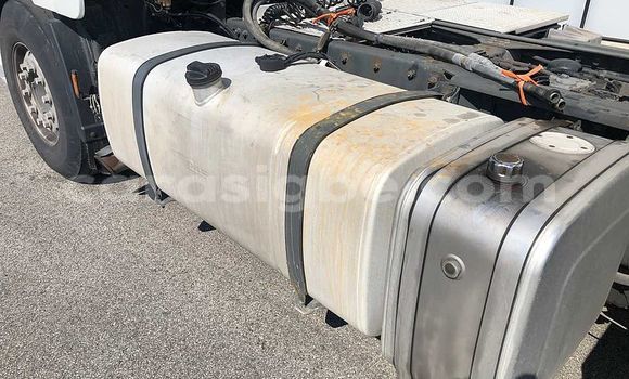 Acheter Occasion Utilitaire DAF CF Blanc à Lomé, Togo Acheter Occasion Utilitaire DAF CF Blanc à Lomé, Togo