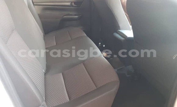 Buy Used Toyota Hilux White Car in Lome in Togo Buy Used Toyota Hilux White Car in Lome in Togo