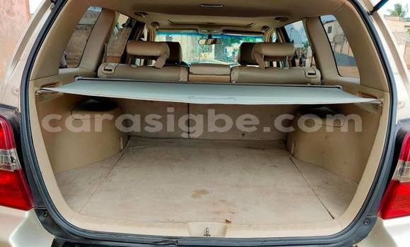 Acheter Occasion Voiture Toyota Highlander Beige à Lomé, Togo Acheter Occasion Voiture Toyota Highlander Beige à Lomé, Togo