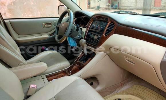 Acheter Occasion Voiture Toyota Highlander Beige à Lomé, Togo Acheter Occasion Voiture Toyota Highlander Beige à Lomé, Togo