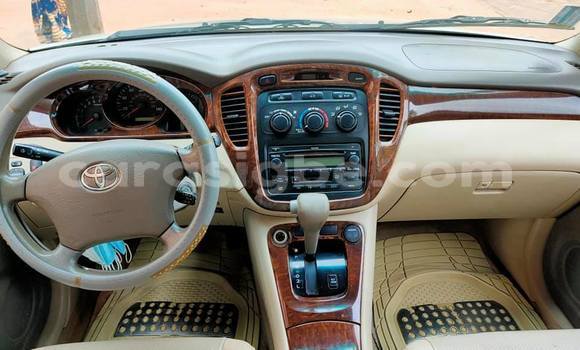 Acheter Occasion Voiture Toyota Highlander Beige à Lomé, Togo Acheter Occasion Voiture Toyota Highlander Beige à Lomé, Togo