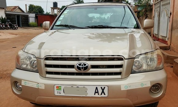 Acheter Occasion Voiture Toyota Highlander Beige à Lomé, Togo Acheter Occasion Voiture Toyota Highlander Beige à Lomé, Togo