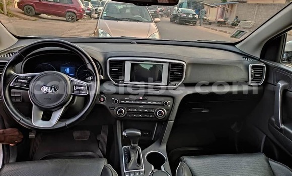 Acheter Occasion Voiture Kia Sportage Blanc à Lomé, Togo Acheter Occasion Voiture Kia Sportage Blanc à Lomé, Togo