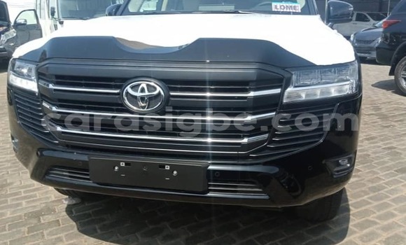 Buy Used Toyota Land Cruiser Black Car in Lome in Togo Buy Used Toyota Land Cruiser Black Car in Lome in Togo