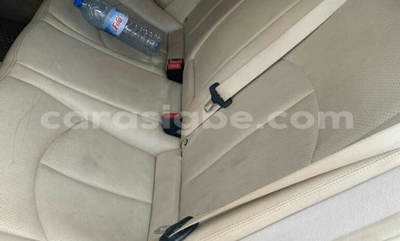 Buy Used Mercedes-Benz E-Classe Black Car in Lome in Togo Buy Used Mercedes-Benz E-Classe Black Car in Lome in Togo