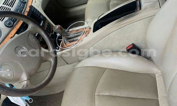 Buy Used Mercedes-Benz E-Classe Black Car in Lome in Togo Buy Used Mercedes-Benz E-Classe Black Car in Lome in Togo
