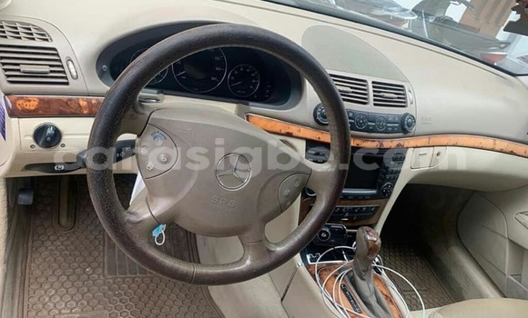 Buy Used Mercedes-Benz E-Classe Black Car in Lome in Togo Buy Used Mercedes-Benz E-Classe Black Car in Lome in Togo