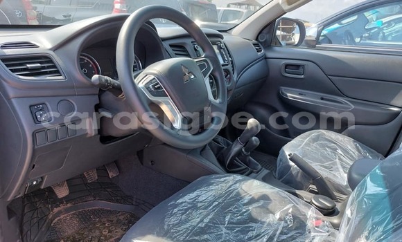 Acheter Neuf Voiture Mitsubishi L200 Noir à Lomé, Togo Acheter Neuf Voiture Mitsubishi L200 Noir à Lomé, Togo