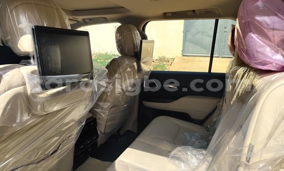 Acheter Occasion Voiture Toyota Land Cruiser Blanc à Lomé, Togo Acheter Occasion Voiture Toyota Land Cruiser Blanc à Lomé, Togo