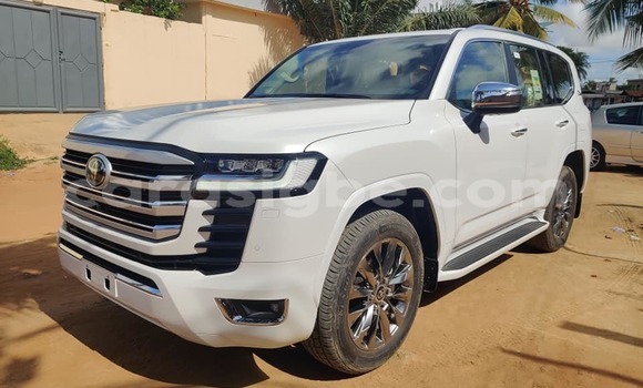 Acheter Occasion Voiture Toyota Land Cruiser Blanc à Lomé, Togo Acheter Occasion Voiture Toyota Land Cruiser Blanc à Lomé, Togo