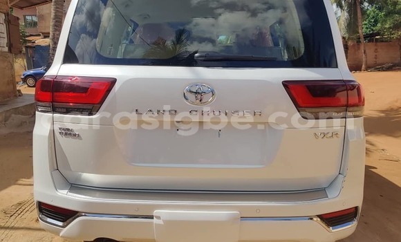 Acheter Occasion Voiture Toyota Land Cruiser Blanc à Lomé, Togo Acheter Occasion Voiture Toyota Land Cruiser Blanc à Lomé, Togo