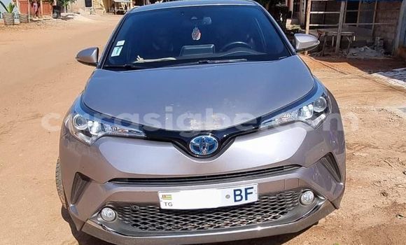Buy Used Toyota C-HR Silver Car in Lome in Togo Buy Used Toyota C-HR Silver Car in Lome in Togo