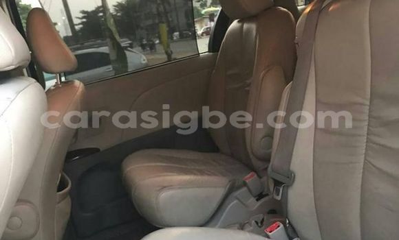 Buy Used Toyota Sienna Silver Car in Lome in Togo Buy Used Toyota Sienna Silver Car in Lome in Togo