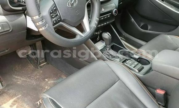 Buy Used Hyundai Tucson Blue Car in Lome in Togo Buy Used Hyundai Tucson Blue Car in Lome in Togo