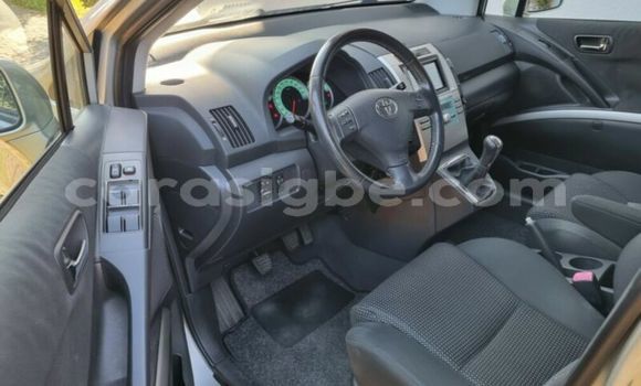 Acheter Import Voiture Toyota Corolla Gris à Bé, Togo Acheter Import Voiture Toyota Corolla Gris à Bé, Togo