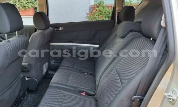 Acheter Import Voiture Toyota Corolla Gris à Bé, Togo Acheter Import Voiture Toyota Corolla Gris à Bé, Togo