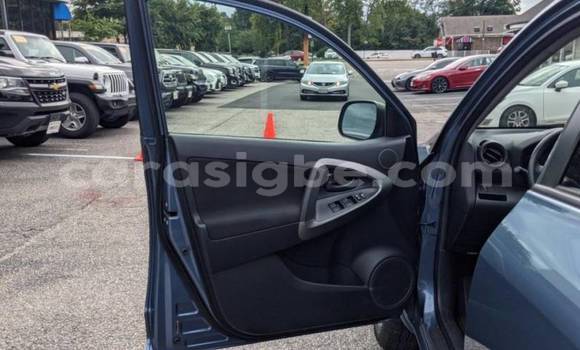 Acheter Import Voiture Toyota RAV4 Bleu à Bé, Togo Acheter Import Voiture Toyota RAV4 Bleu à Bé, Togo