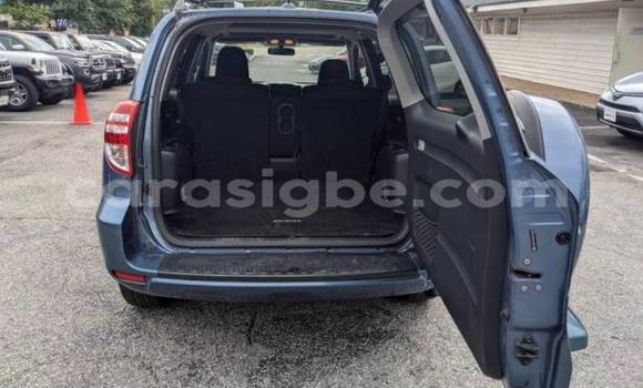 Acheter Import Voiture Toyota RAV4 Bleu à Bé, Togo Acheter Import Voiture Toyota RAV4 Bleu à Bé, Togo