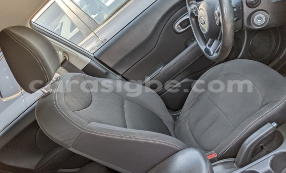 Acheter Occasion Voiture Kia Soul Blanc à Lomé, Togo Acheter Occasion Voiture Kia Soul Blanc à Lomé, Togo