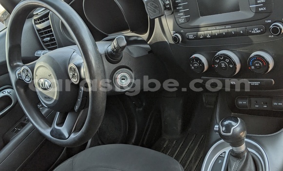 Acheter Occasion Voiture Kia Soul Blanc à Lomé, Togo Acheter Occasion Voiture Kia Soul Blanc à Lomé, Togo