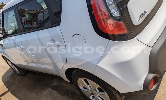 Acheter Occasion Voiture Kia Soul Blanc à Lomé, Togo Acheter Occasion Voiture Kia Soul Blanc à Lomé, Togo