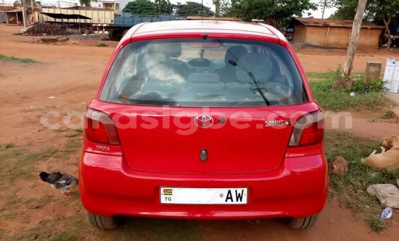 Acheter Occasion Voiture Toyota Yaris Rouge à Lomé, Togo Acheter Occasion Voiture Toyota Yaris Rouge à Lomé, Togo