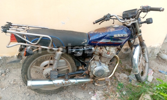 Acheter Occasion Moto Sanya SY125 Bleu à Lomé, Maritime Acheter Occasion Moto Sanya SY125 Bleu à Lomé, Maritime