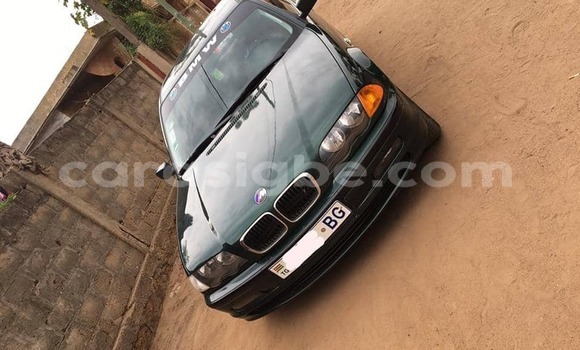 Acheter Occasion Voiture BMW 3–Series Vert à Lomé, Togo Acheter Occasion Voiture BMW 3–Series Vert à Lomé, Togo