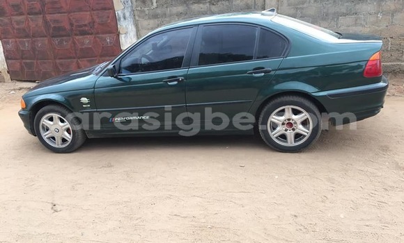 Acheter Occasion Voiture BMW 3–Series Vert à Lomé, Togo Acheter Occasion Voiture BMW 3–Series Vert à Lomé, Togo