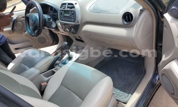 Acheter Occasion Voiture Toyota RAV4 Noir à Lomé, Togo Acheter Occasion Voiture Toyota RAV4 Noir à Lomé, Togo