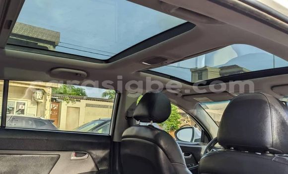 Acheter Occasion Voiture Kia Sportage Blanc à Lomé, Togo Acheter Occasion Voiture Kia Sportage Blanc à Lomé, Togo