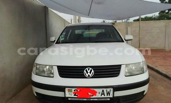 Acheter Occasion Voiture Volkswagen Passat Blanc à Adawlato au Togo Acheter Occasion Voiture Volkswagen Passat Blanc à Adawlato au Togo