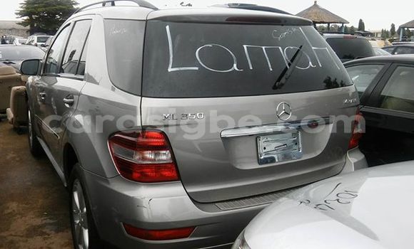 Acheter Occasion Voiture Mercedes‒Benz ML-Class Gris à Adawlato au Togo Acheter Occasion Voiture Mercedes‒Benz ML-Class Gris à Adawlato au Togo