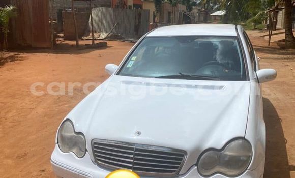 Acheter Occasion Voiture Mercedes‒Benz C–Class Blanc à Lomé, Togo Acheter Occasion Voiture Mercedes‒Benz C–Class Blanc à Lomé, Togo