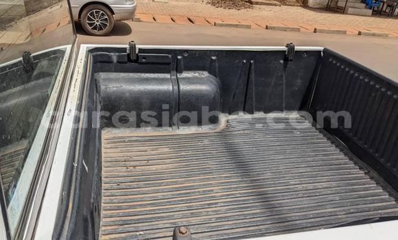 Acheter Occasion Voiture Nissan Frontier Blanc à Lomé, Togo Acheter Occasion Voiture Nissan Frontier Blanc à Lomé, Togo