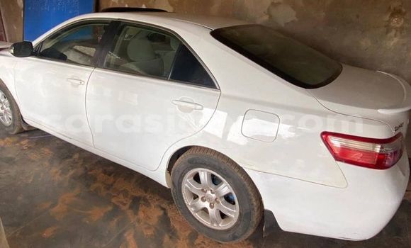 Acheter Occasion Voiture Toyota Camry Blanc à Lomé, Togo Acheter Occasion Voiture Toyota Camry Blanc à Lomé, Togo