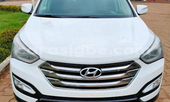 Acheter Occasion Voiture Hyundai Santa Fe Blanc à Lomé, Togo Acheter Occasion Voiture Hyundai Santa Fe Blanc à Lomé, Togo