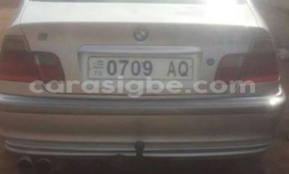 Acheter Occasion Voiture BMW 3-Series Gris à Adawlato au Togo Acheter Occasion Voiture BMW 3-Series Gris à Adawlato au Togo