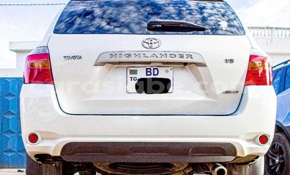 Acheter Occasion Voiture Toyota Highlander Blanc à Lomé, Togo Acheter Occasion Voiture Toyota Highlander Blanc à Lomé, Togo