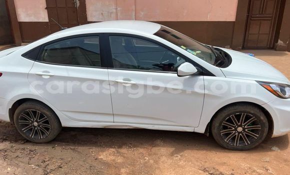 Buy Used Hyundai Accent White Car in Lome in Togo